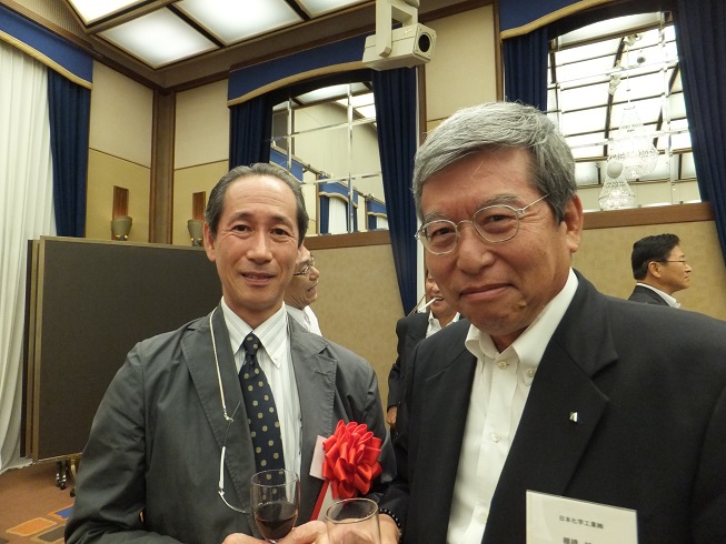 歓談される　講師の大和田先生と棚橋副会長