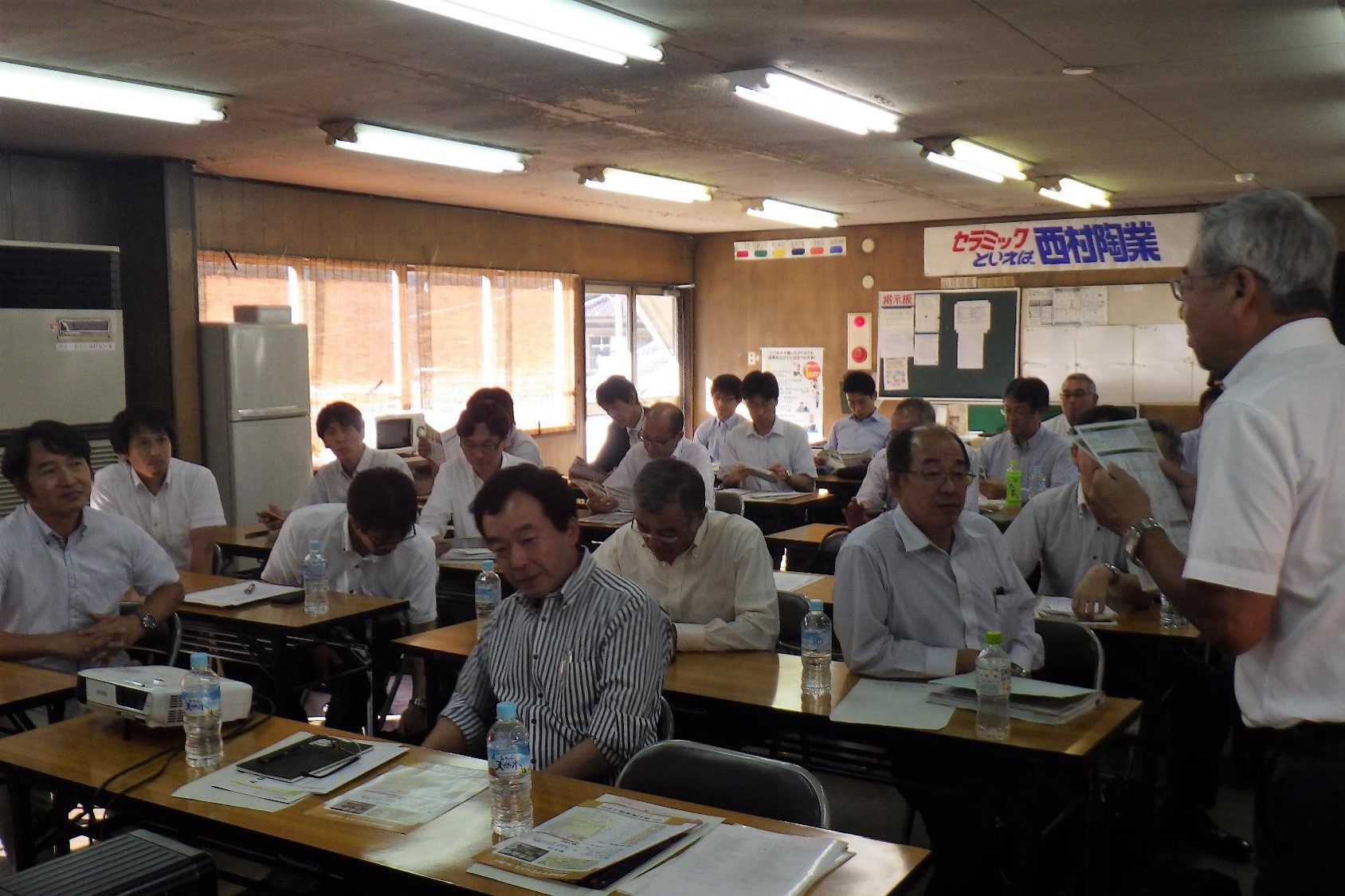 西村陶業㈱での分科会風景