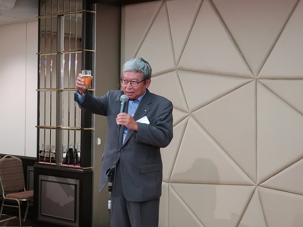 乾杯のご発声　棚橋純一副会長